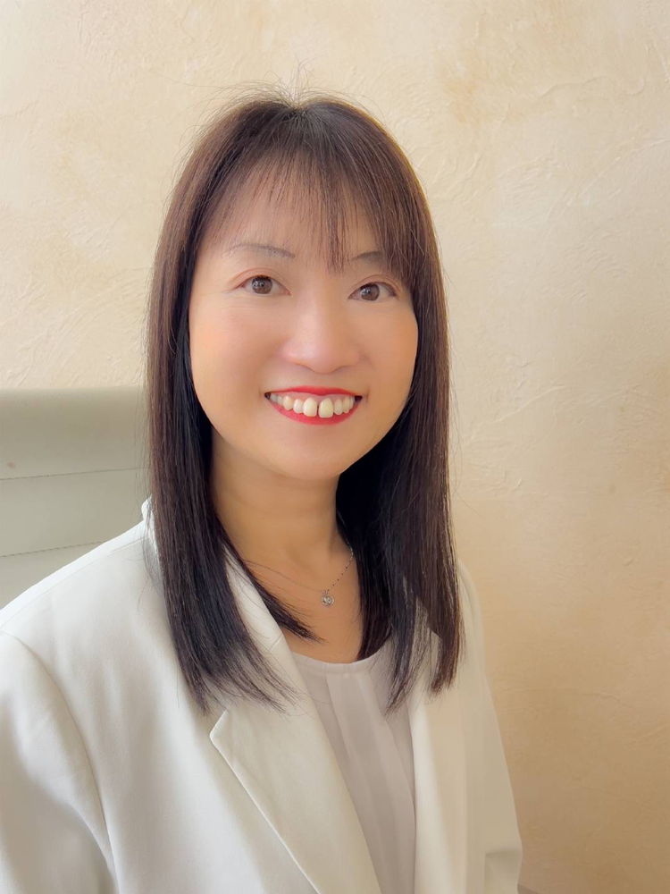 株式会社ALBASTRU LUNA代表